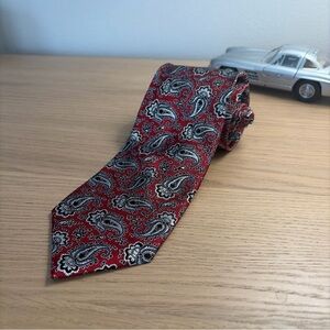 Elegant Joseph A. Bank Executive Collection Paisley Red Tie